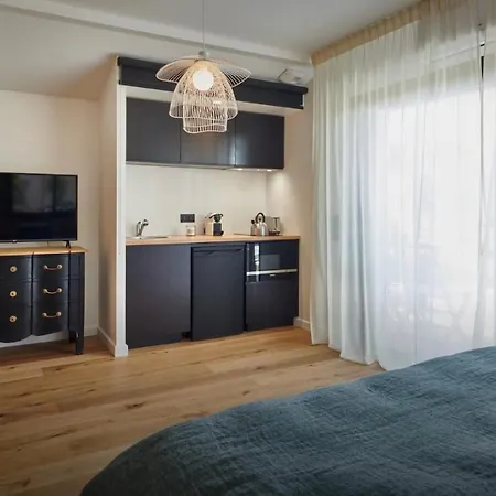 Le Cabanon Bed & Breakfast